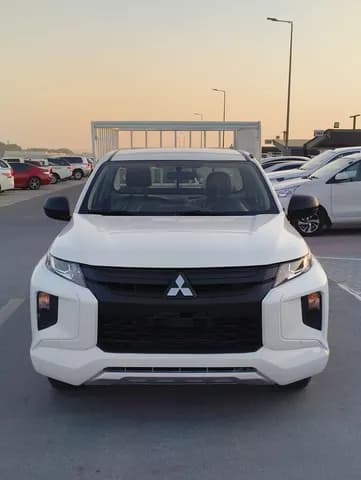 ميتسوبيشي أل200 Single Cab 2023 مستعملة ميتسوبيشي أل200 Single Cab 2023 مستعملة used_cars.forSale