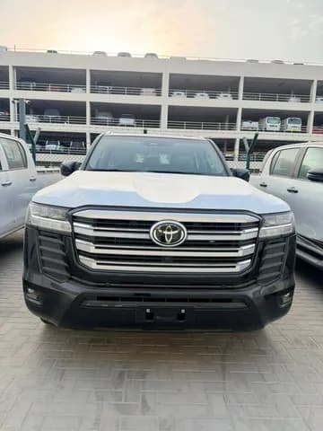 New Toyota Land Cruiser 4.0 GXR 2026 New Toyota Land Cruiser 4.0 GXR 2026 used_cars.forSale